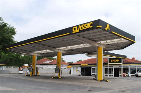 CLASSIC Tankstelle Lehrter Straße in Staßfurt: Tankstellen, Autos.